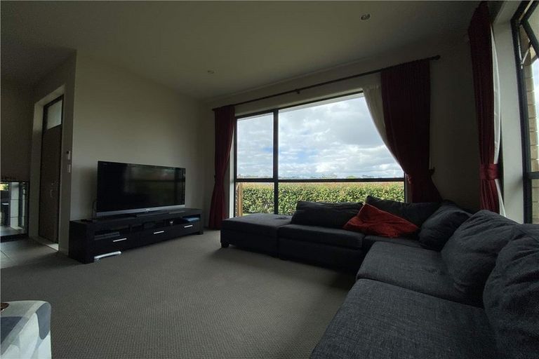 Photo of property in 2 Northbrook Close, Greenhithe, Auckland, 0632