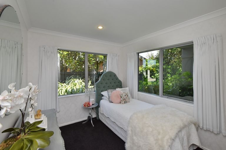 Photo of property in 20 Crombie Green, Northwood, Christchurch, 8051