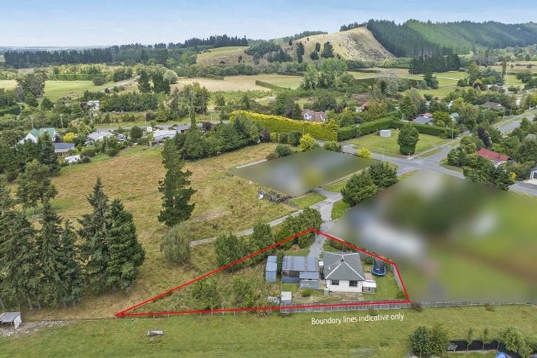 Photo of property in 39 Cross Street, Coalgate, 7673