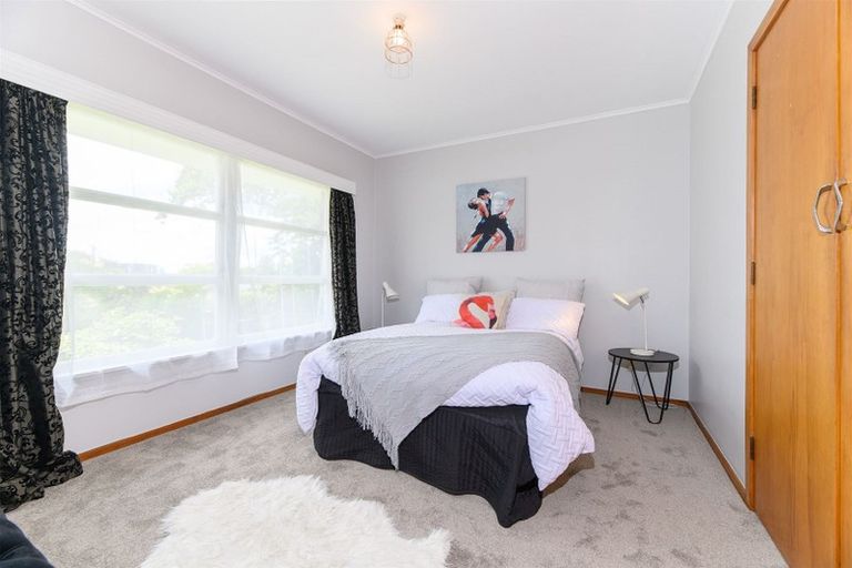 Photo of property in 2/11 Lenihan Street, Northcote, Auckland, 0627