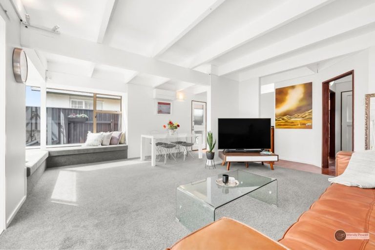 Photo of property in 9 Colin Grove, Hutt Central, Lower Hutt, 5010