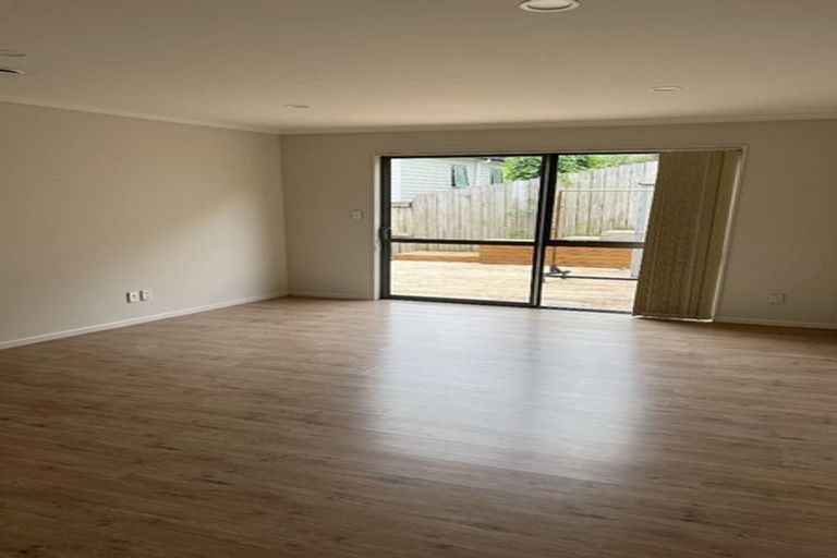 Photo of property in 28 The Enclave, Totara Heights, Auckland, 2105