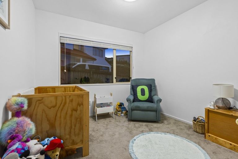 Photo of property in 2/30 Manu Place, Pinehill, Auckland, 0632