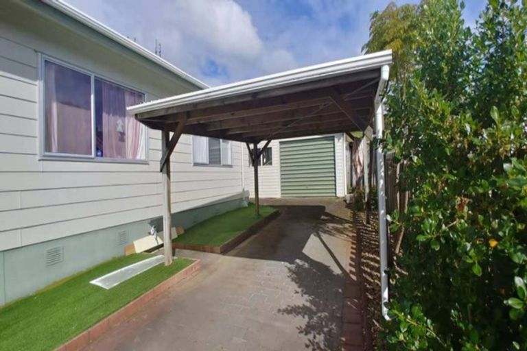 Photo of property in 18 Annison Avenue, Glen Eden, Auckland, 0602