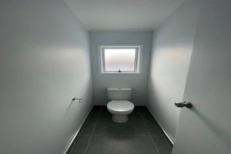 Photo of property in 1/40 Vodanovich Road, Te Atatu South, Auckland, 0610