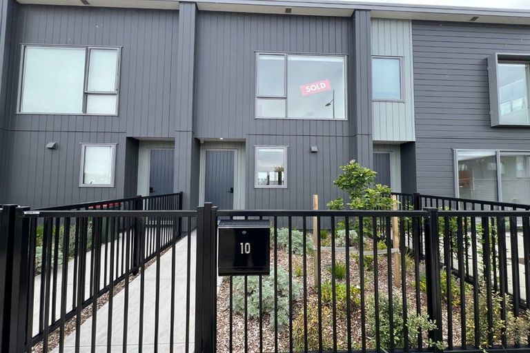 Photo of property in 10 Park Green Avenue, Rosehill, Papakura, 2113