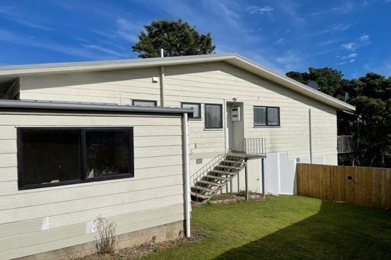 Photo of property in 6 Andros Place, Unsworth Heights, Auckland, 0632