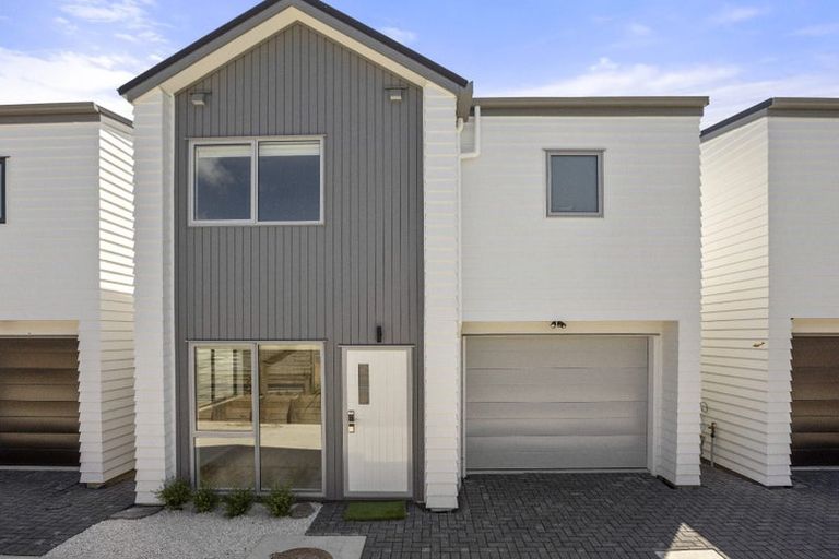 Photo of property in 47b Gossamer Drive, Pakuranga Heights, Auckland, 2010