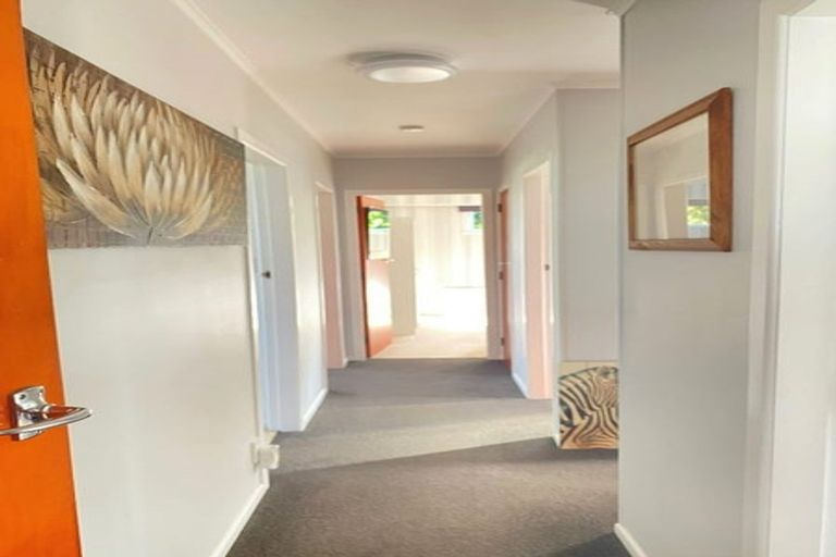 Photo of property in 5 Hartley Terrace, Massey, Auckland, 0614