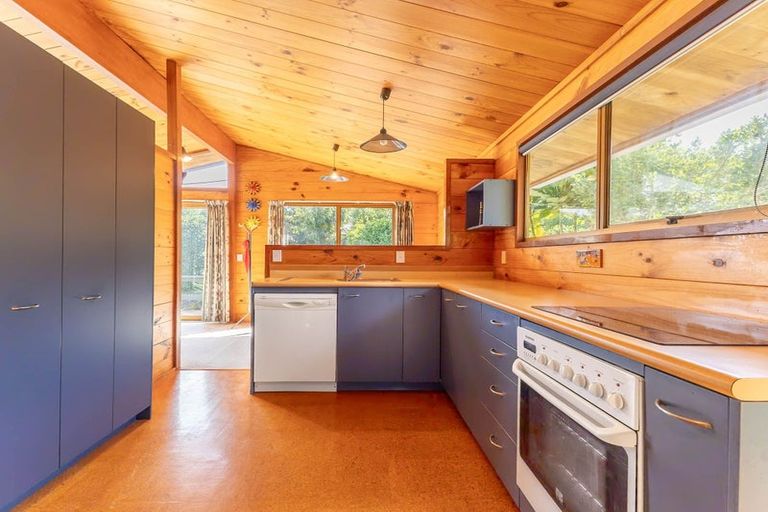 Photo of property in 6 Tahi Road, Paraparaumu Beach, Paraparaumu, 5032