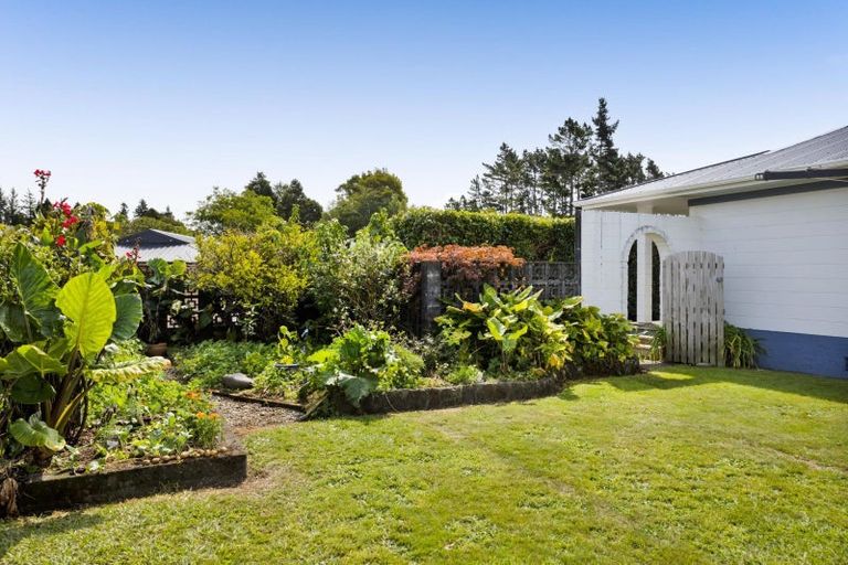 Photo of property in 15 Kauri Street, Inglewood, 4330