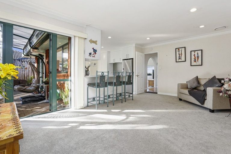 Photo of property in 23 Rathmar Drive, Manurewa, Auckland, 2105