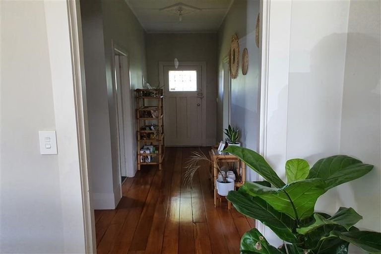 Photo of property in 83 Hastie Avenue, Mangere Bridge, Auckland, 2022