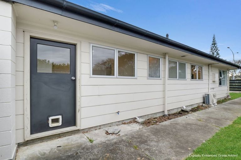 Photo of property in 1 Dunk Place, Milson, Palmerston North, 4414