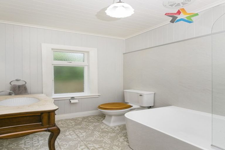 Photo of property in 428 Karori Road, Karori, Wellington, 6012