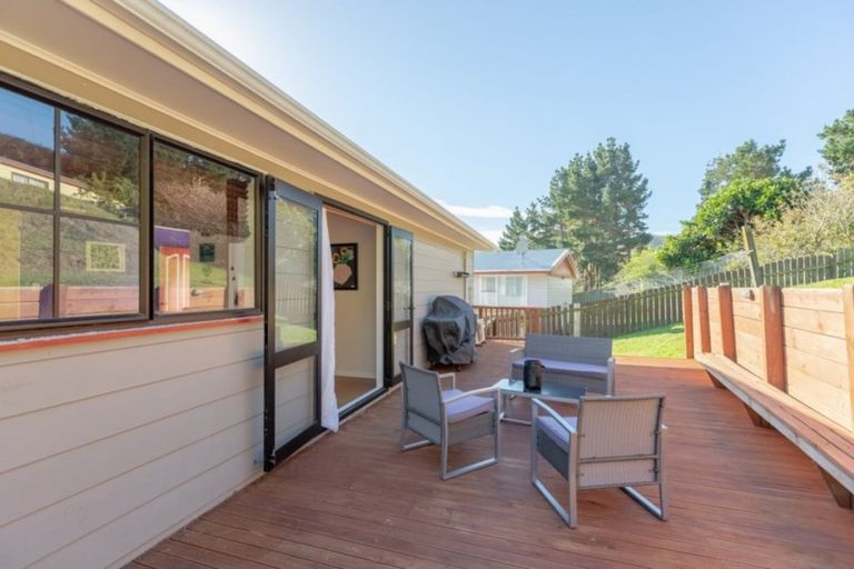 Photo of property in 11 Marne Grove, Waitangirua, Porirua, 5024