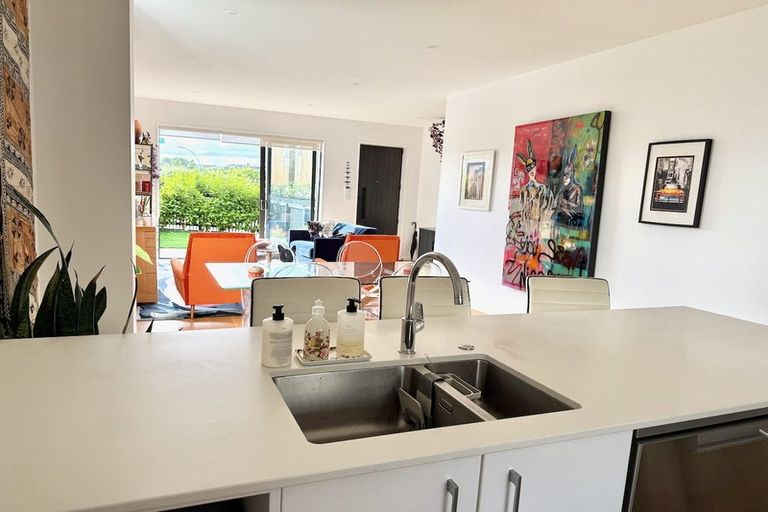 Photo of property in 2 Nga Tutu Place, Belmont, Auckland, 0622