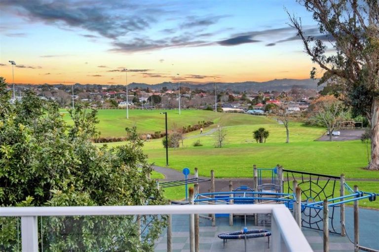 Photo of property in 28b Kirrie Avenue, Te Atatu South, Auckland, 0610