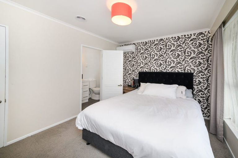 Photo of property in 14 Snowdon Avenue, Terrace End, Palmerston North, 4410