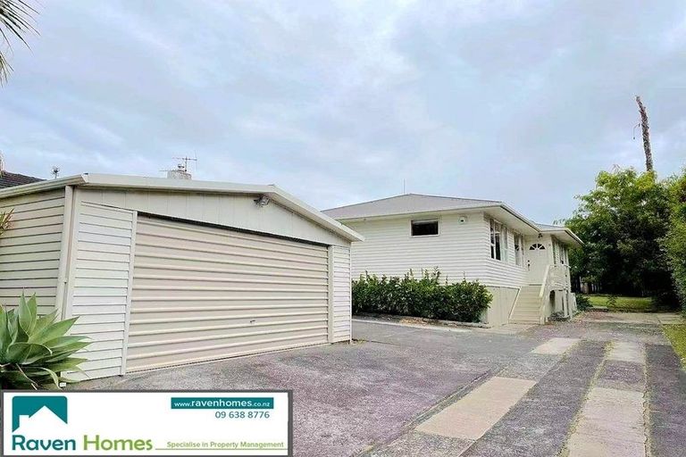 Photo of property in 18 Coniston Avenue, Te Atatu South, Auckland, 0610