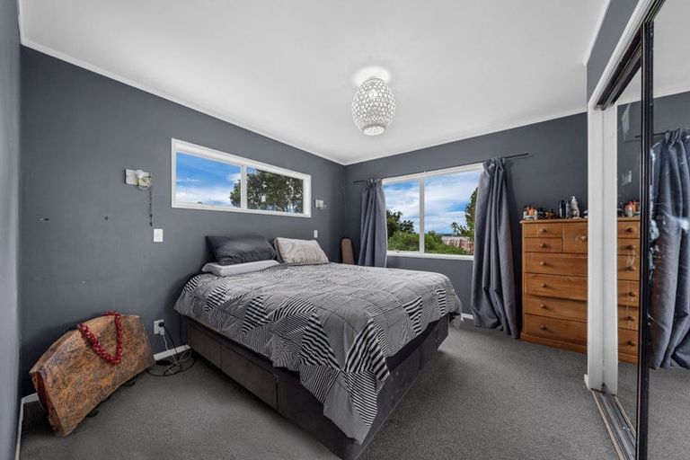 Photo of property in 14 Beauchamp Drive, Massey, Auckland, 0614