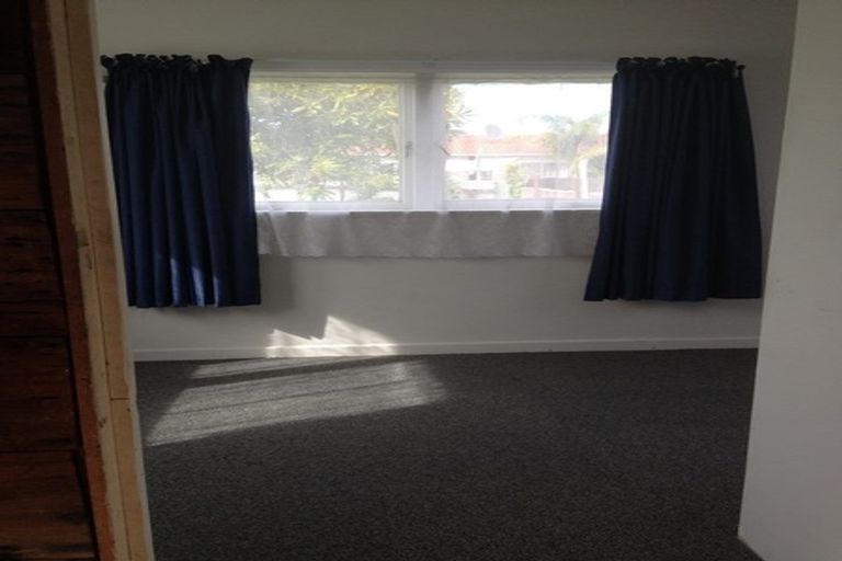 Photo of property in 26 Rimu Street, New Lynn, Auckland, 0600