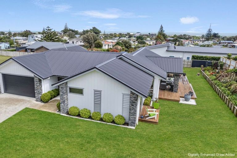 Photo of property in 20 Taonui Street, Waitarere Beach, Levin, 5510