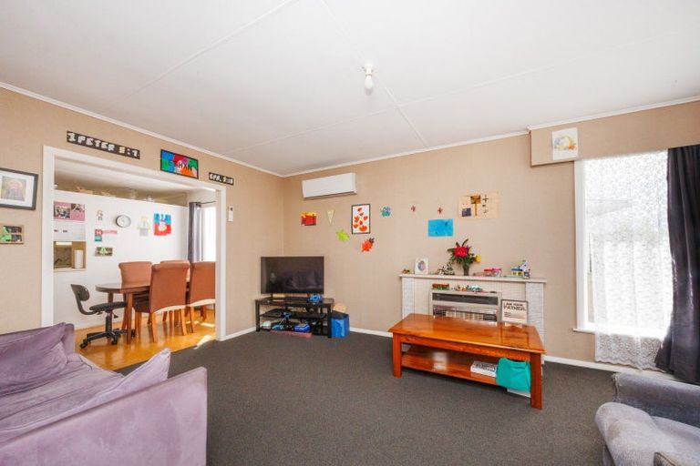 Photo of property in 43 Sutherland Crescent, Westbrook, Palmerston North, 4412