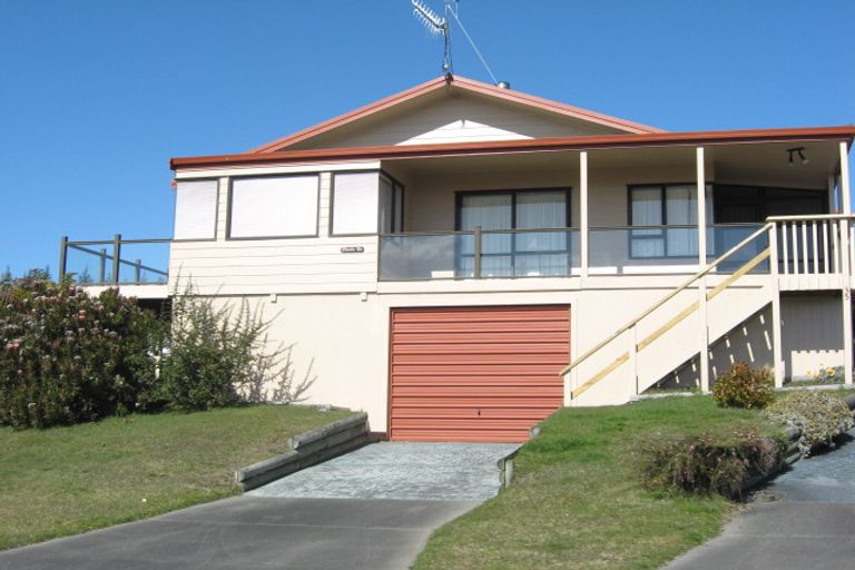 Photo of property in 35 Kahotea Drive, Motuoapa, 3382