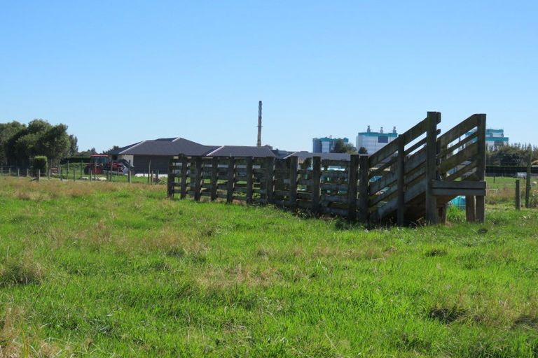 Photo of property in 26 Mckinnon Road, Edendale, 9893