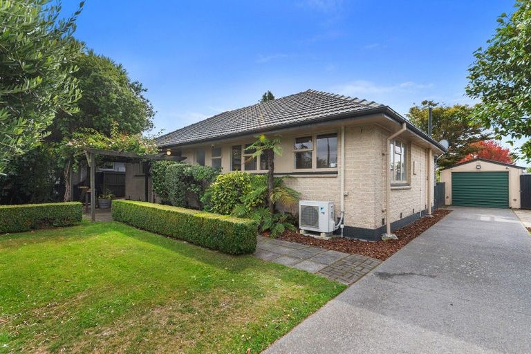 Photo of property in 12 Saint Ives Street, Harewood, Christchurch, 8051
