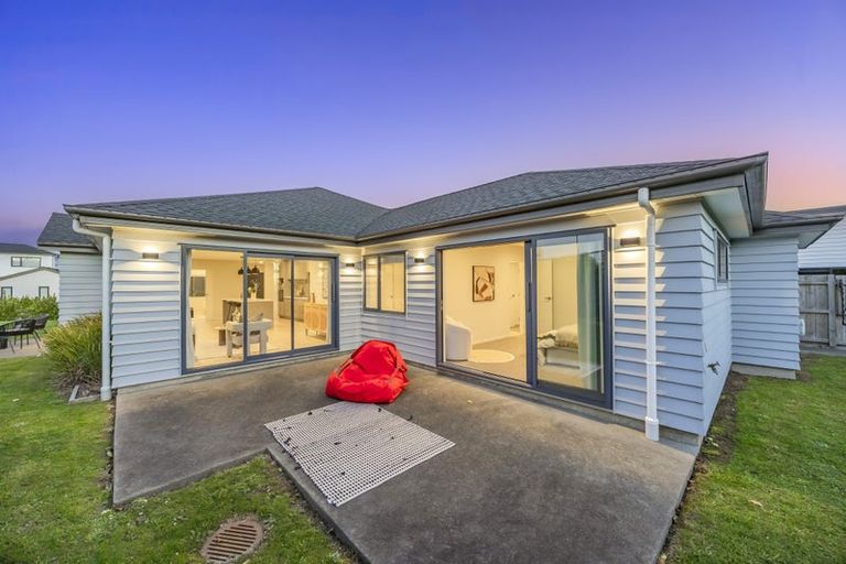 Photo of property in 21 Vintry Drive, Huapai, Kumeu, 0810