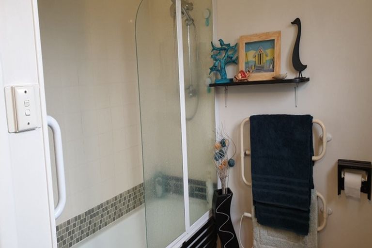 Photo of property in 2 Craig Road, Milford, Auckland, 0620