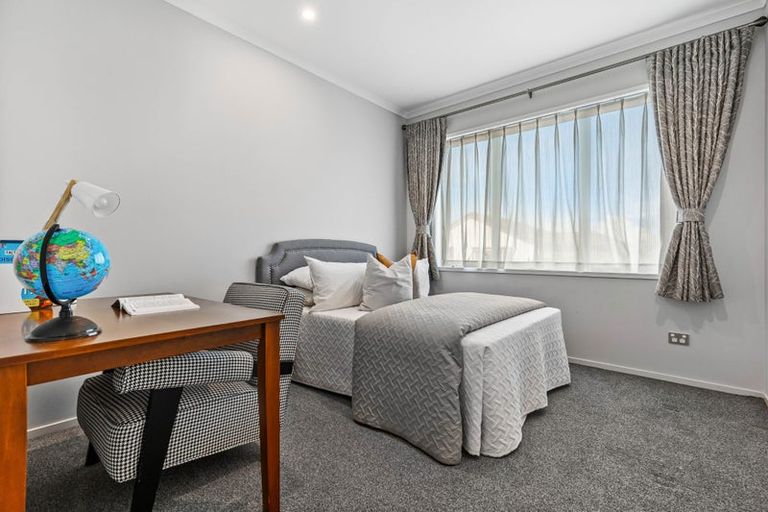 Photo of property in 5 Aro Mato Place, Huapai, Kumeu, 0810