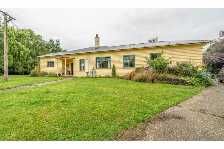 Photo of property in 88 Cooper Road, Tussock Creek, Winton, 9781