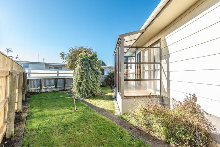 Photo of property in 3 Titoki Street, Castlecliff, Whanganui, 4501