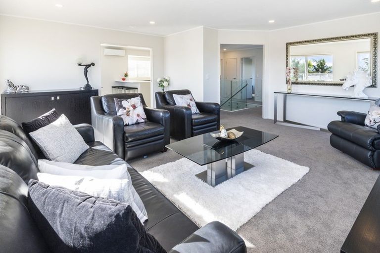 Photo of property in 2/8 Gills Road, Bucklands Beach, Auckland, 2014