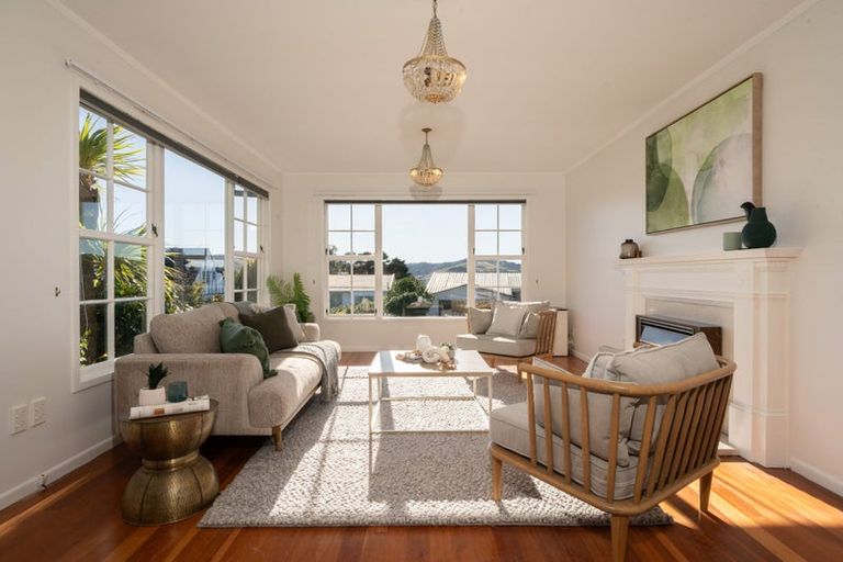 Photo of property in 10 Chorley Grove, Churton Park, Wellington, 6037