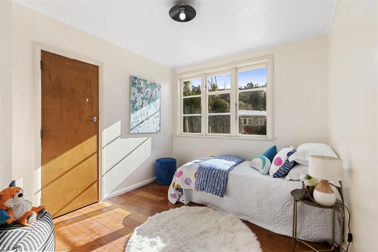 Photo of property in 14 Hanson Grove, Stokes Valley, Lower Hutt, 5019