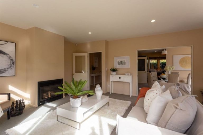 Photo of property in 71 Jeffreys Road, Fendalton, Christchurch, 8052