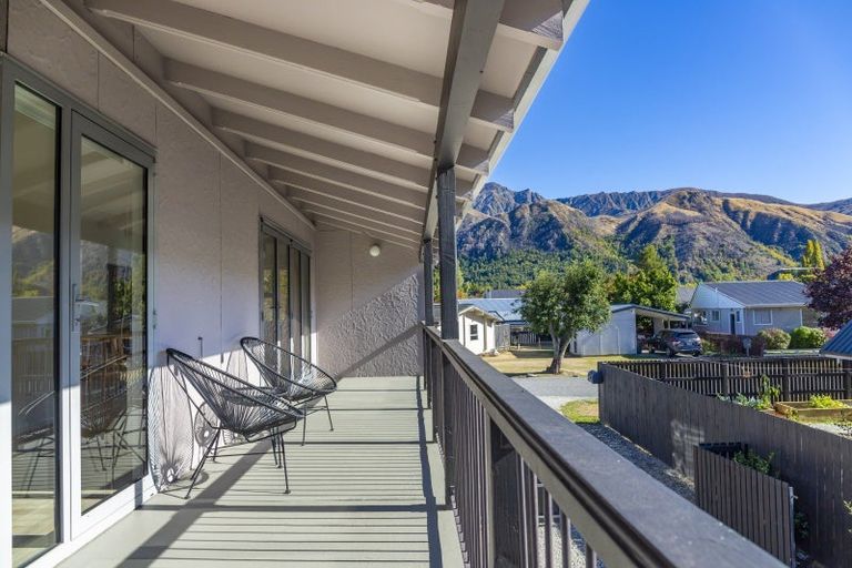 Photo of property in 8 Fox's Terrace, Arrowtown, 9302
