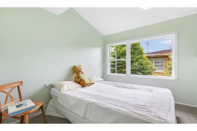 Photo of property in 75 Saddleback Rise, Murrays Bay, Auckland, 0630