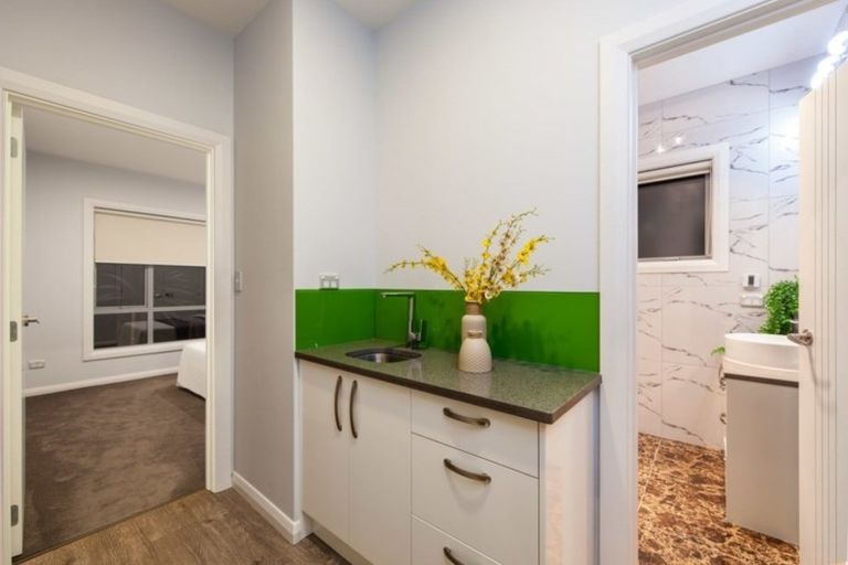 Photo of property in 20 Bridget Court, Red Beach, 0932