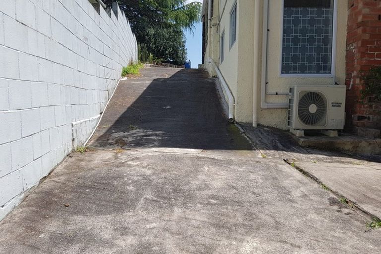 Photo of property in 45 Moore Street, Hillcrest, Auckland, 0627