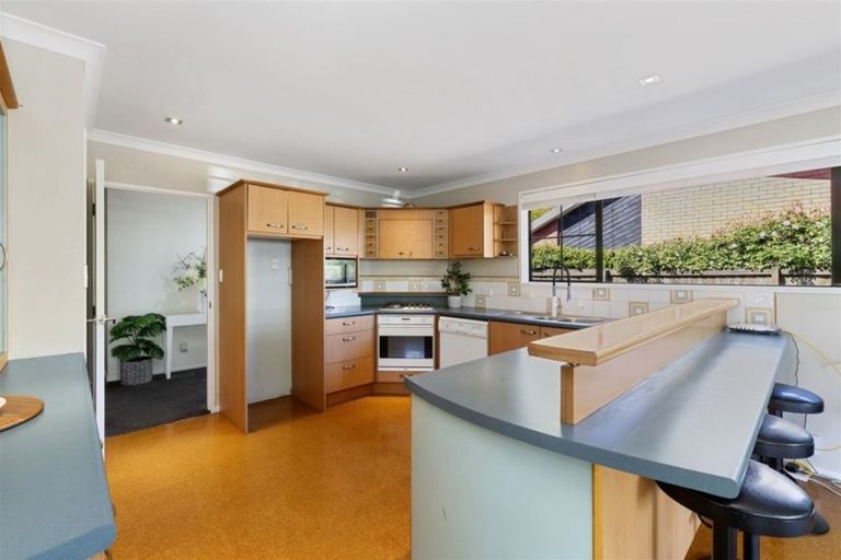 Photo of property in 274 Memorial Avenue, Burnside, Christchurch, 8053