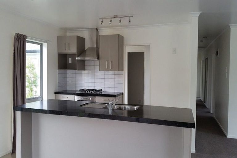 Photo of property in 75a Tabitha Crescent, Henderson, Auckland, 0612