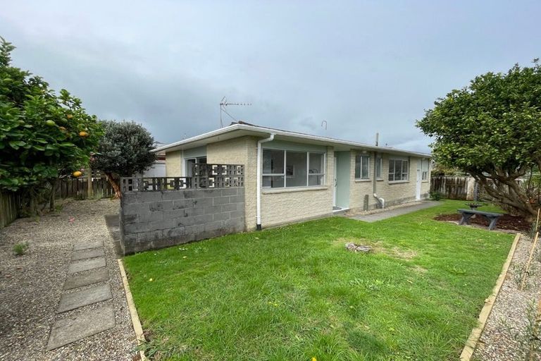 Photo of property in 4/50 Paynters Avenue, Strandon, New Plymouth, 4312