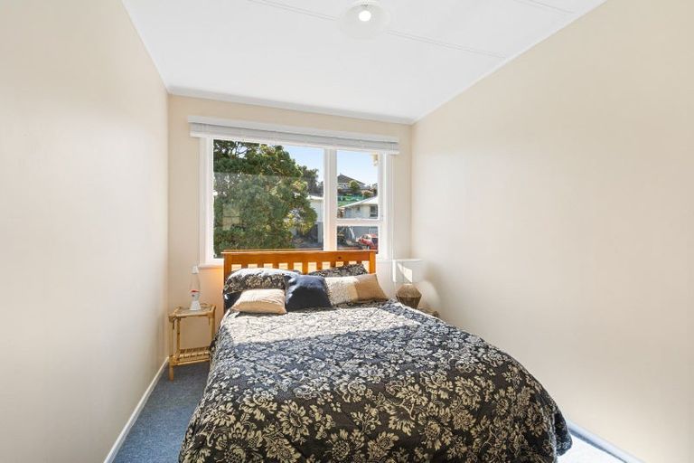 Photo of property in 15 Nash Street, Marfell, New Plymouth, 4310
