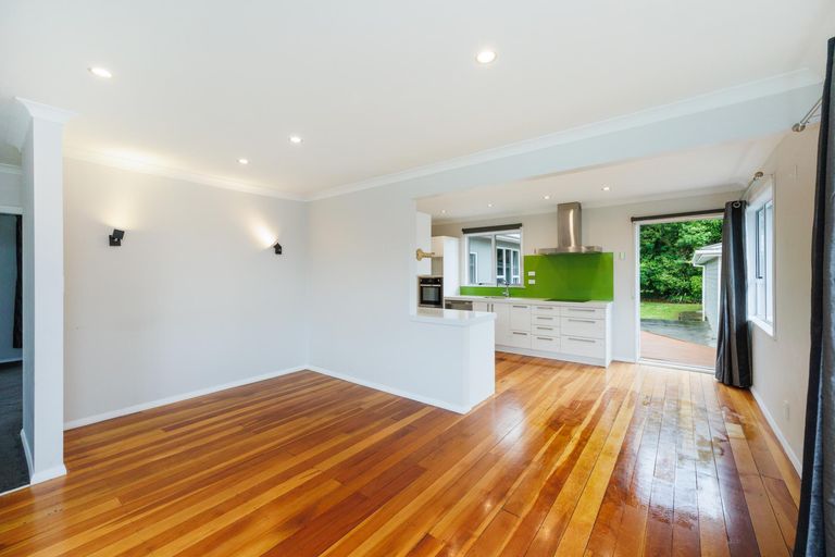 Photo of property in 4 Eton Place, Terrace End, Palmerston North, 4410