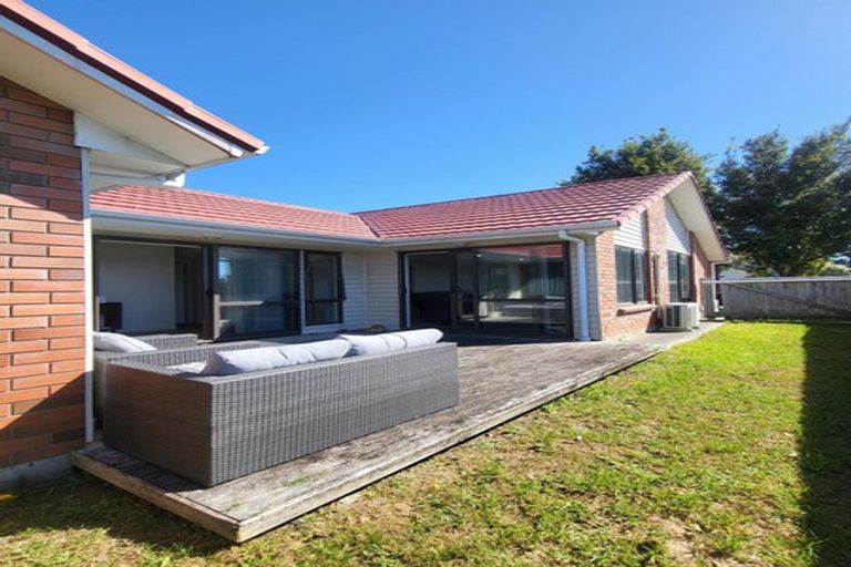 Photo of property in 33 Tarapiroe Avenue, Takanini, 2112